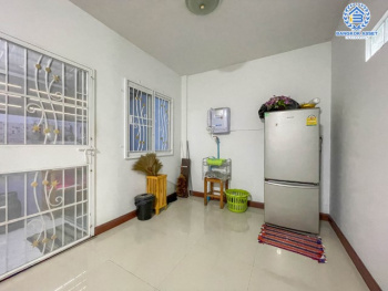 *****ทาวน์เฮ้าส์มือสองย่านนนทบุรี ม.เจ้าพระยาทาวน์ บางกรวย-ไทรน้อย หลังมุม เนื้อที่กว้าง 35 ตร.ว. ฟังก์ชัน 4 ห้องนอน 2 ห้องน้ำ ที่จอดรถ 1 คัน หน้าบ้านโล่ง แต่มีความเป็นส่วนตัว ใกล้โครงการรถไฟฟ้าสายสีม่วง "บางพลู" และจุดขึ้นทางด่วน "กาญจนาภิเษก"